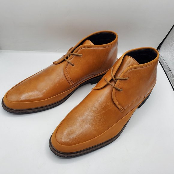 NWOT MENS ALFANI CLYDE VEGAN LEATHER CHUKKA BOOTS